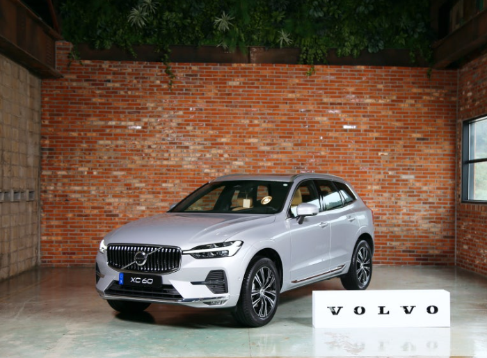 볼보 XC60 장기렌트 차량